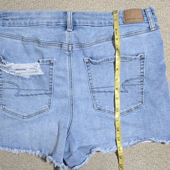 American Eagle Curvy High Rise Super Stretch Distressed Shorts - Size 16 - Picture 8 of 11